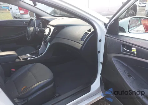 2013 Hyundai Sonata Se z USA, uszkodzony, nr VIN 5NPEC4AC8DH528343